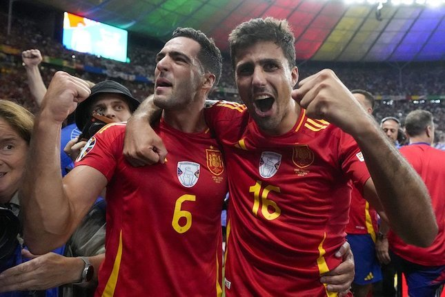 Euro 2024: Selebrasi pemain Spanyol, Mikel Merino dan Rodri (kanan), usai mengalahkan Inggris di final (c) AP Photo/Matthias Schrader